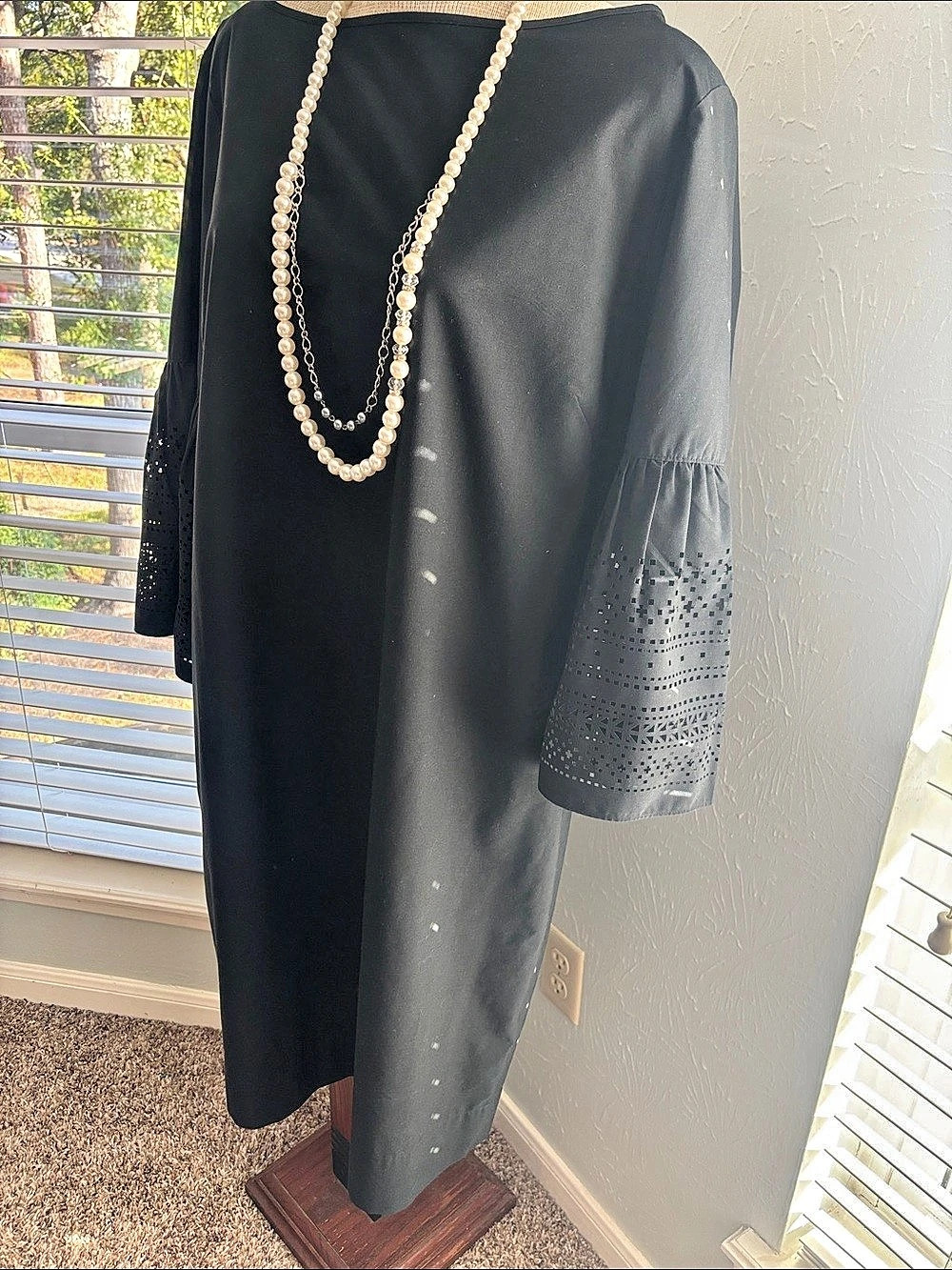 Lauren Ralph Lauren Black Eyelet Sleeve Midi Dress Like New